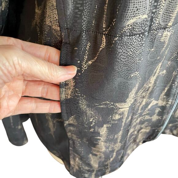 Chico's Travelers Zip Front Lightweight Jacket Reptile Snake Print Size XL/16 - Picture 6 of 8